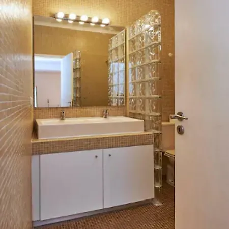 Timeless At The Heart Of The Village Apartamento